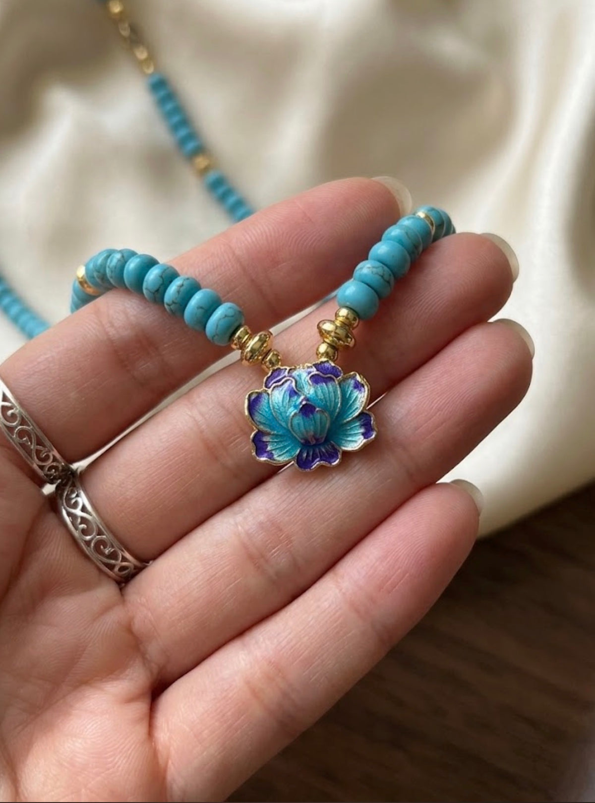 Collier en Turquoise avec Pendentif Lotus